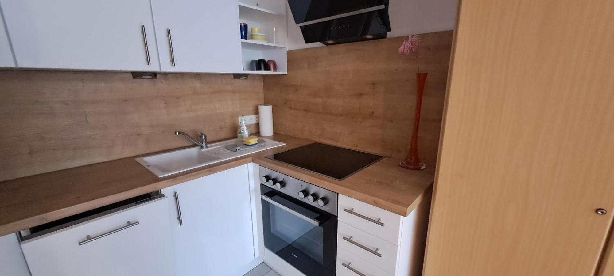 Helle Souterrainwohnung Naehe Flughafen, Landshut Und Muenchen 1 Bis 5 Personen Bruckberg Exterior foto