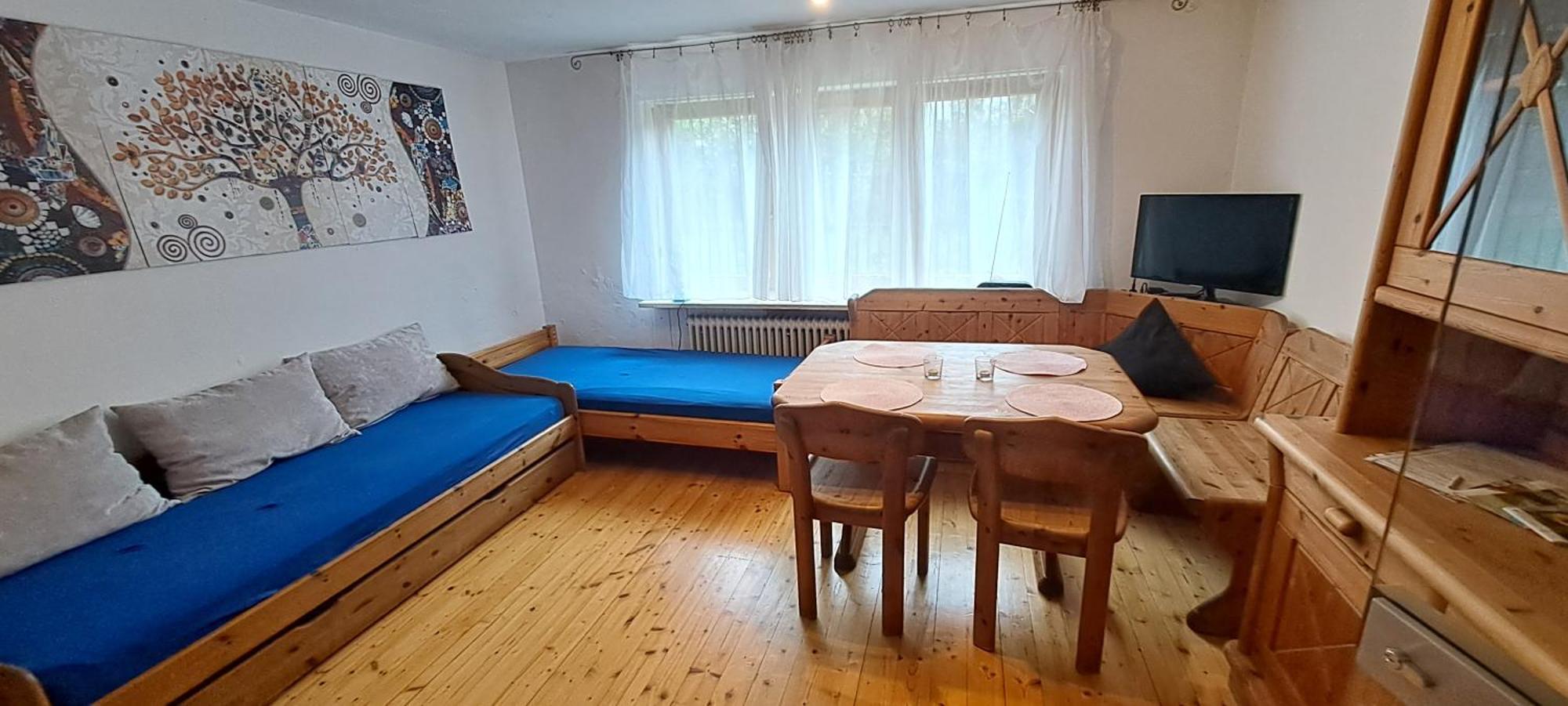 Helle Souterrainwohnung Naehe Flughafen, Landshut Und Muenchen 1 Bis 5 Personen Bruckberg Exterior foto