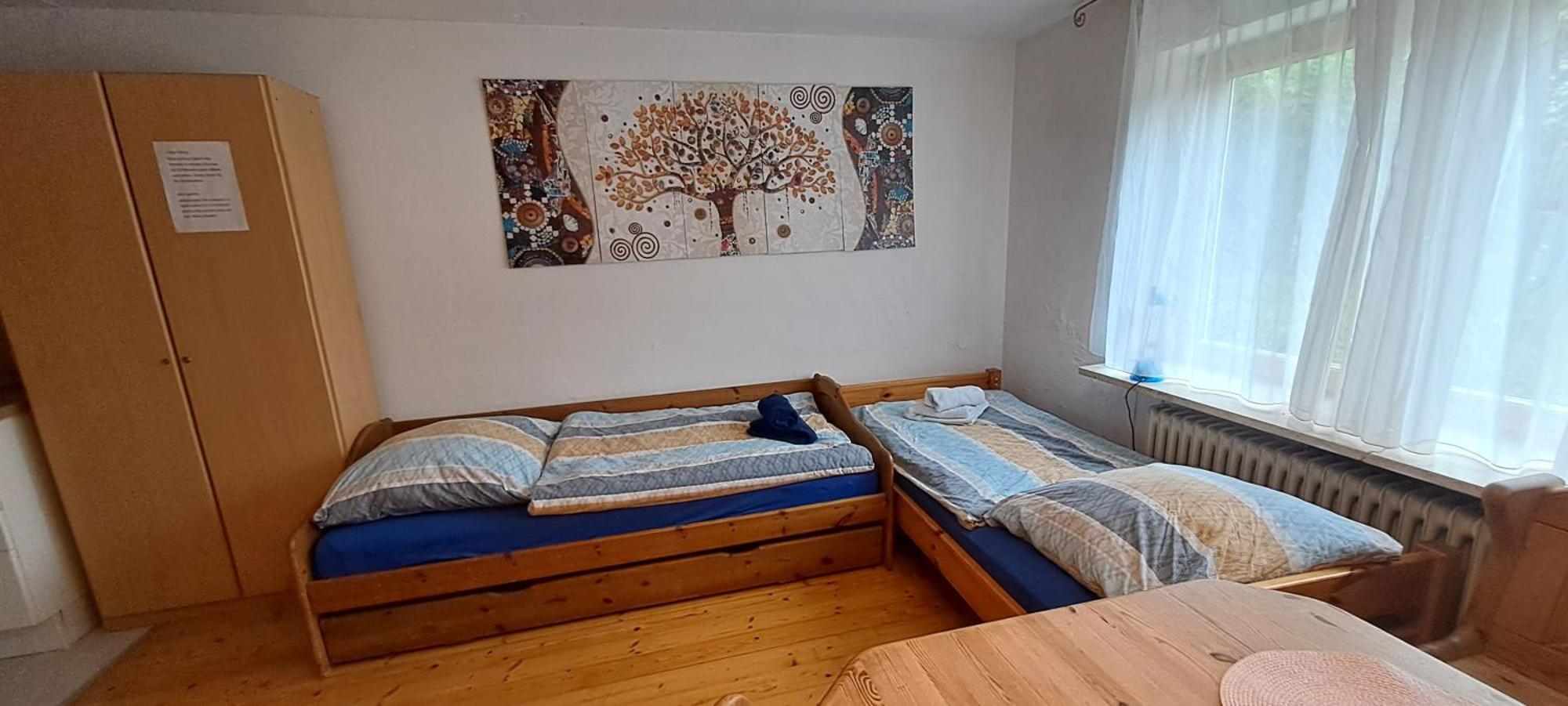 Helle Souterrainwohnung Naehe Flughafen, Landshut Und Muenchen 1 Bis 5 Personen Bruckberg Exterior foto